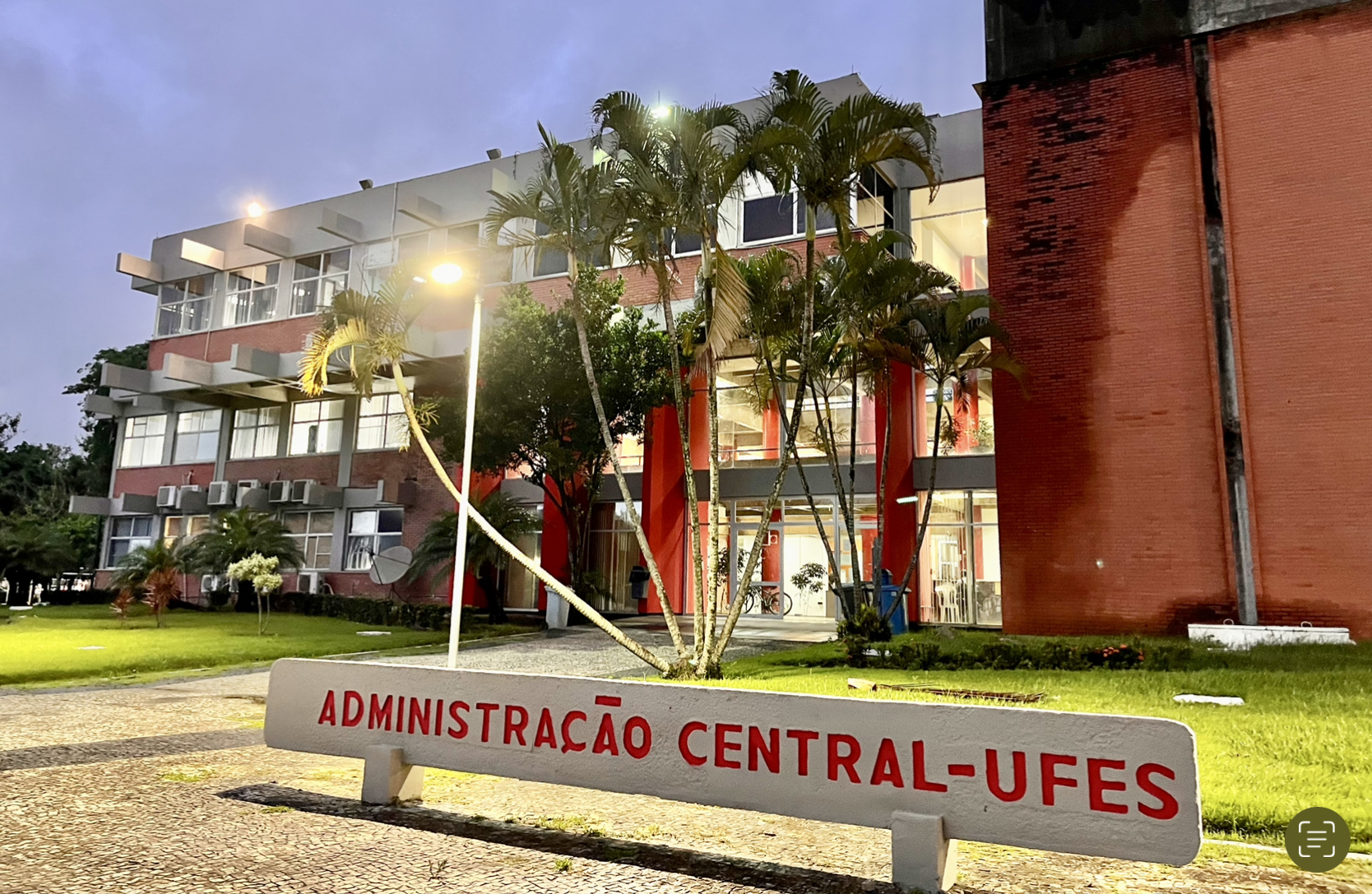 Prédio da reitoria da ufes