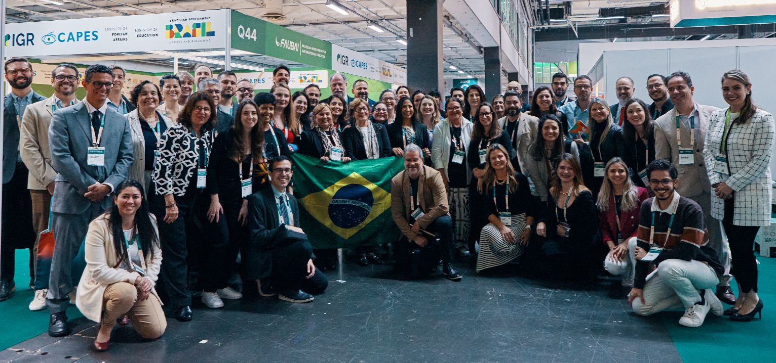Foto da delegação brasileira no evento 