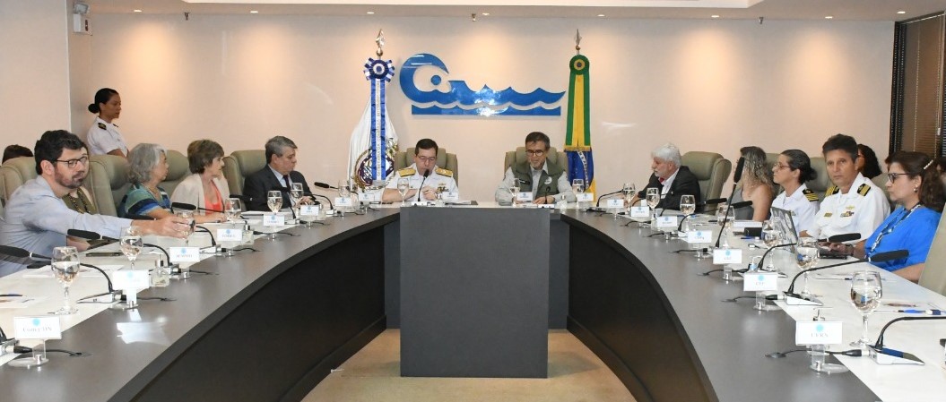 Foto da sessão conjunta realizada em Brasília