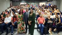 Foto do auditório lotado