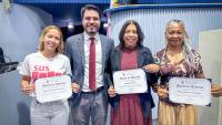 Foto das homenageadas com o vereador