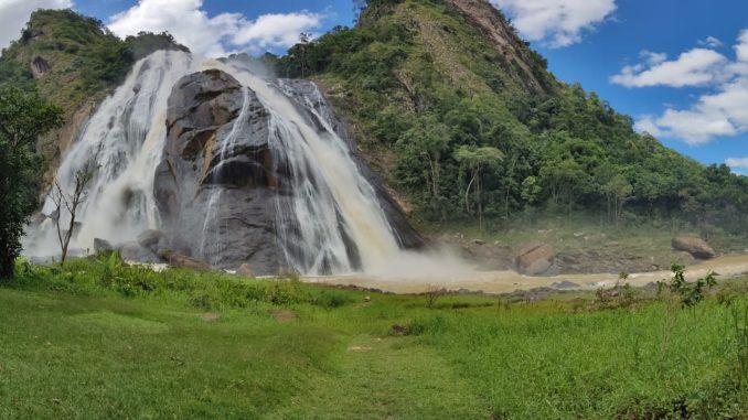 Foto da Cachoeira da Fumaça, em Alegre/ES